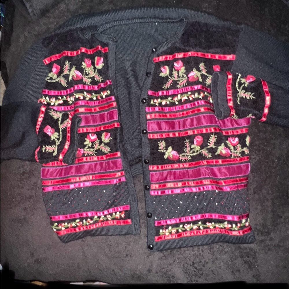 Vintage 1996 Floral Embroidered Cardigan with Red and Pink Accents